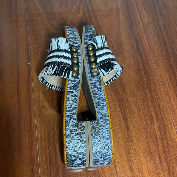 New COACH Blue and White Fringe Raffia Slide Sandals Size 7 - Picture 9 of 9